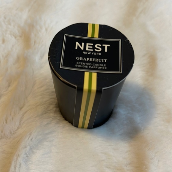 NEST grapefruit scented Candle - Picture 1 of 1